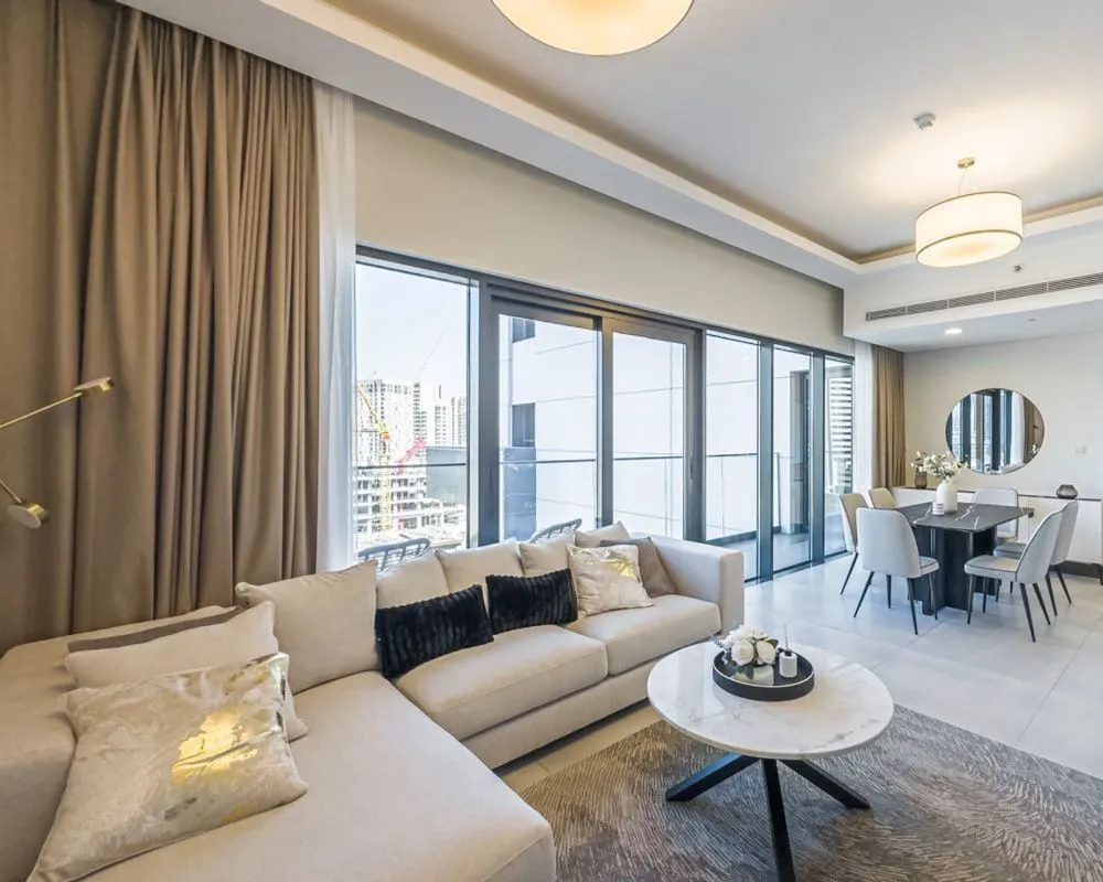 Sol Bay Tower Luxury and Comfort in the Heart of Dubai in 2024برج سول باي الفخامة والراحة في قلب دبي عام 2024