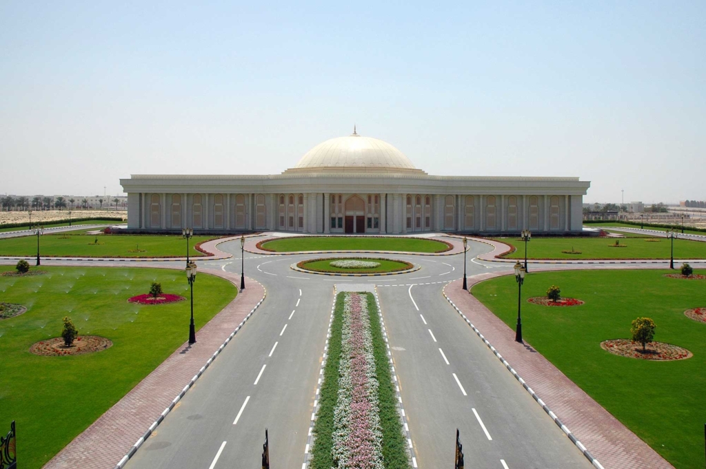 American University of Sharjah (AUS).